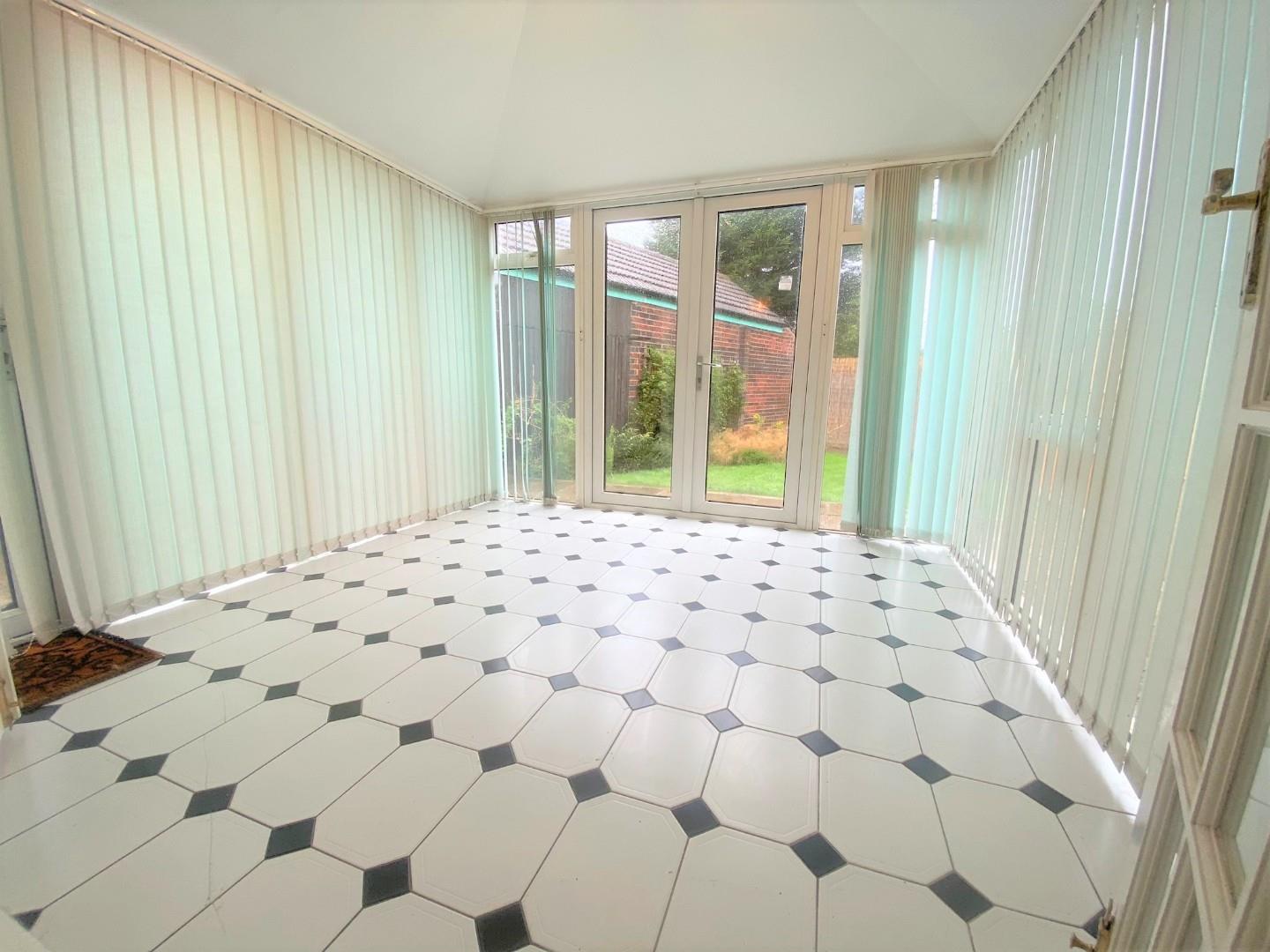 Longfield Avenue, Mill Hill